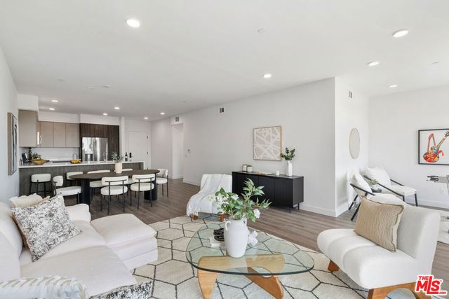 6144 Whitsett Avenue 204, North Hollywood, CA 91606
