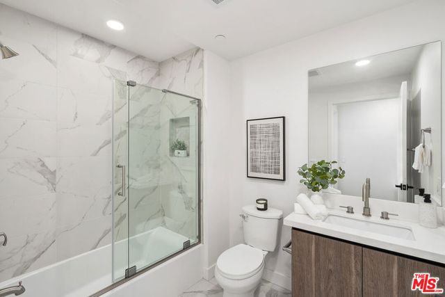 6144 Whitsett Avenue 204, North Hollywood, CA 91606