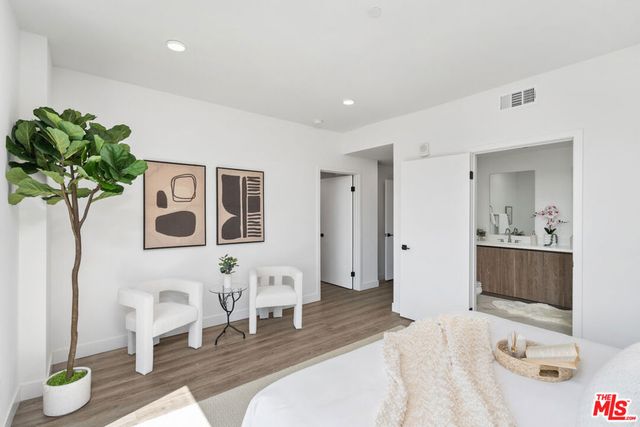 6144 Whitsett Avenue 204, North Hollywood, CA 91606