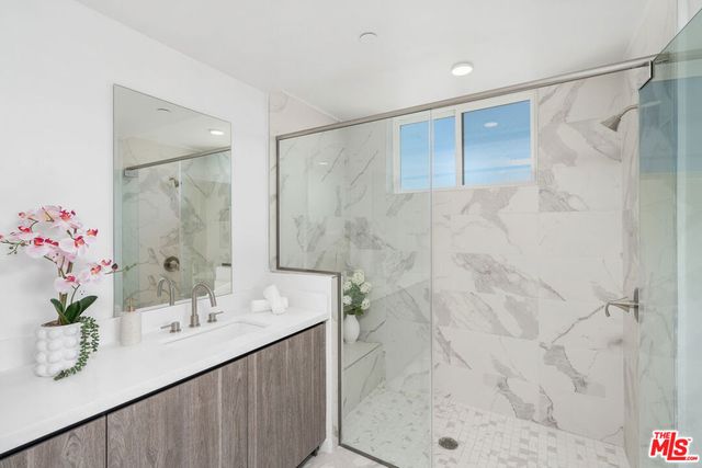 6144 Whitsett Avenue 204, North Hollywood, CA 91606