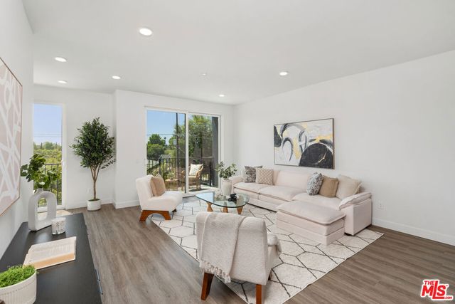 6144 Whitsett Avenue 204, North Hollywood, CA 91606