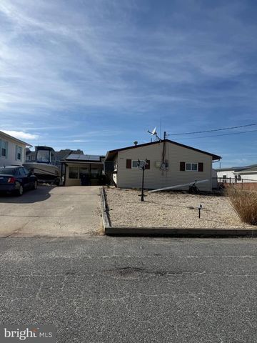 30 S ENSIGN DR, Tuckerton, NJ 08087
