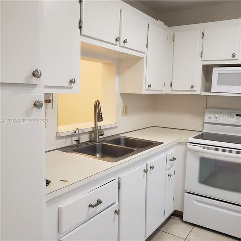 300 NE 12th Ave 205, Hallandale Beach, FL 33009