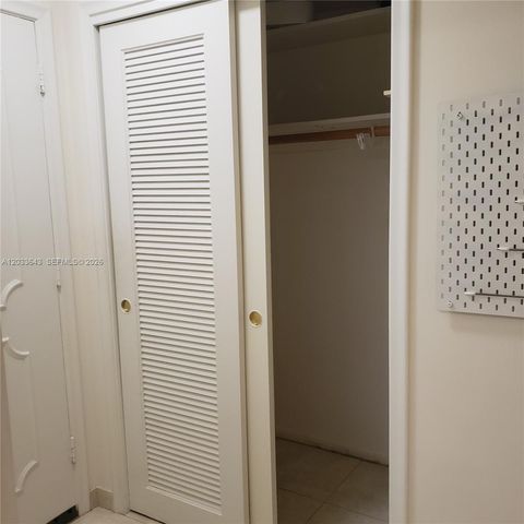 300 NE 12th Ave 205, Hallandale Beach, FL 33009