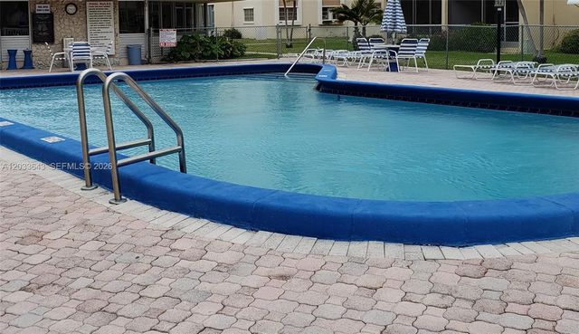 300 NE 12th Ave 205, Hallandale Beach, FL 33009
