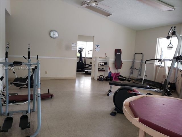 300 NE 12th Ave 205, Hallandale Beach, FL 33009