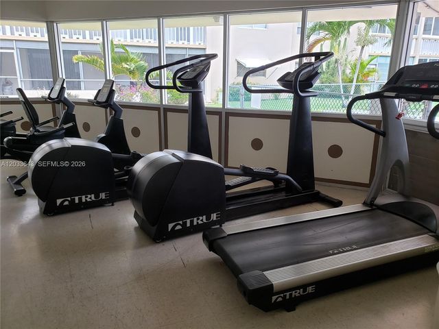 300 NE 12th Ave 205, Hallandale Beach, FL 33009