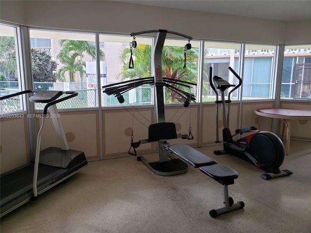 300 NE 12th Ave 205, Hallandale Beach, FL 33009