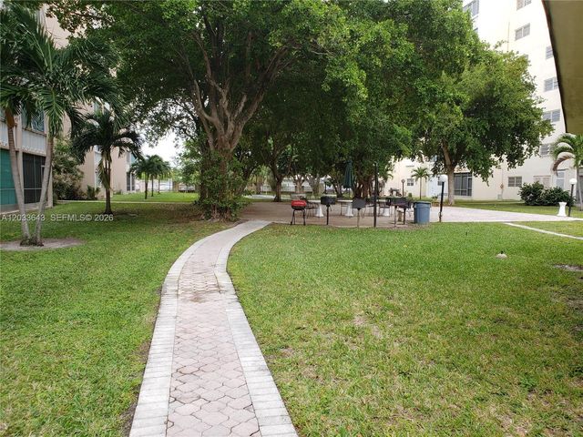 300 NE 12th Ave 205, Hallandale Beach, FL 33009