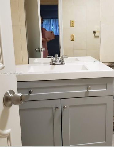 300 NE 12th Ave 205, Hallandale Beach, FL 33009