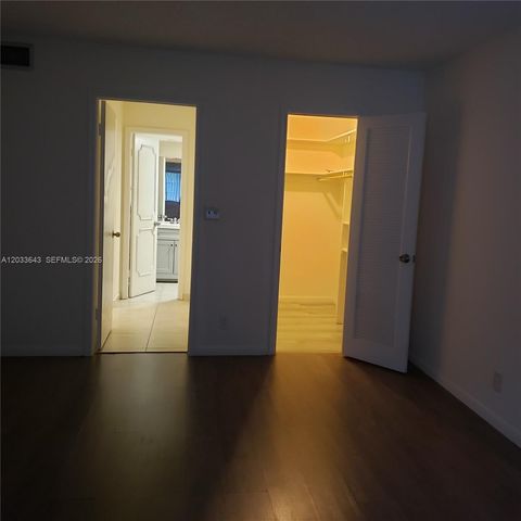 300 NE 12th Ave 205, Hallandale Beach, FL 33009