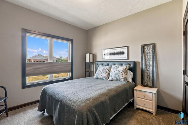 4217 S Alpine Ave Avenue, Sioux Falls, SD 57110