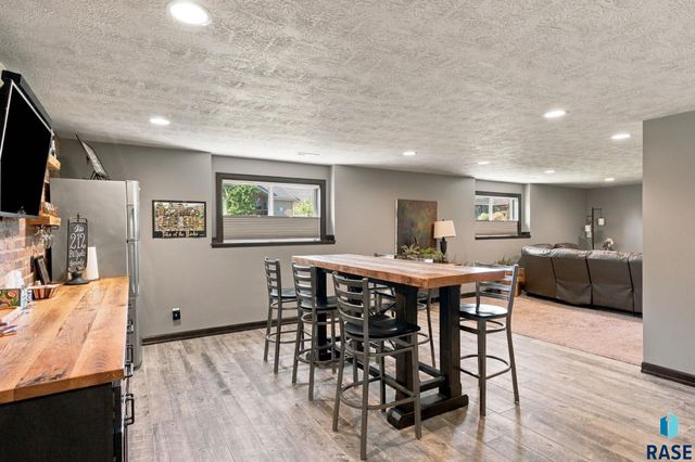 4217 S Alpine Ave Avenue, Sioux Falls, SD 57110