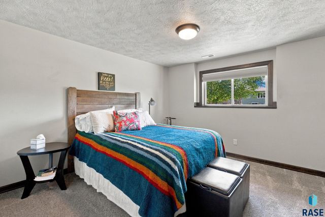 4217 S Alpine Ave Avenue, Sioux Falls, SD 57110