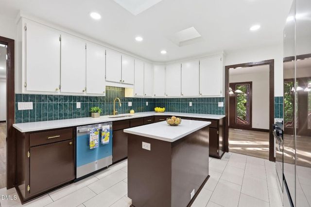 6 Saint James Court, Durham, NC 27713
