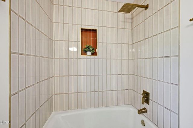 6 Saint James Court, Durham, NC 27713