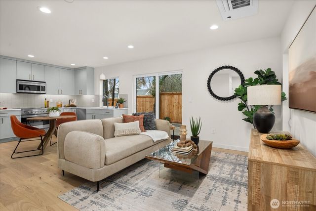 4224 Meridian Avenue N, Seattle, WA 98103