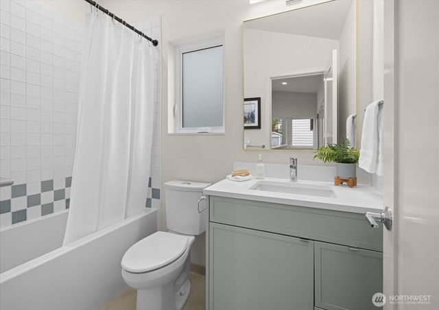 4224 Meridian Avenue N, Seattle, WA 98103