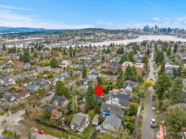 4224 Meridian Avenue N, Seattle, WA 98103