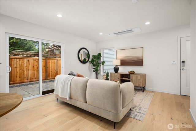 4224 Meridian Avenue N, Seattle, WA 98103