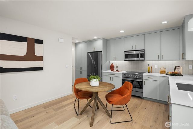 4224 Meridian Avenue N, Seattle, WA 98103