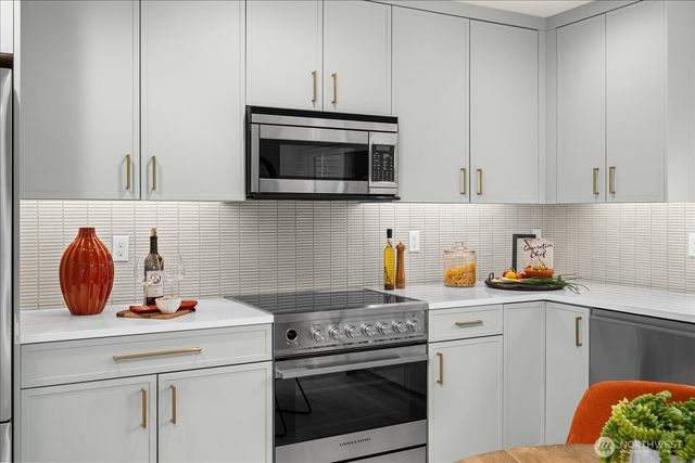 4224 Meridian Avenue N, Seattle, WA 98103