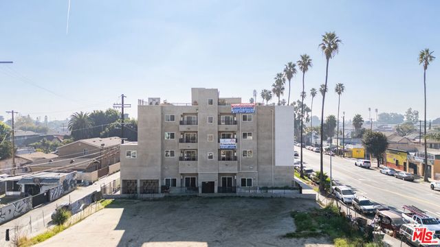 7410 Avalon Boulevard, Los Angeles, CA 90003