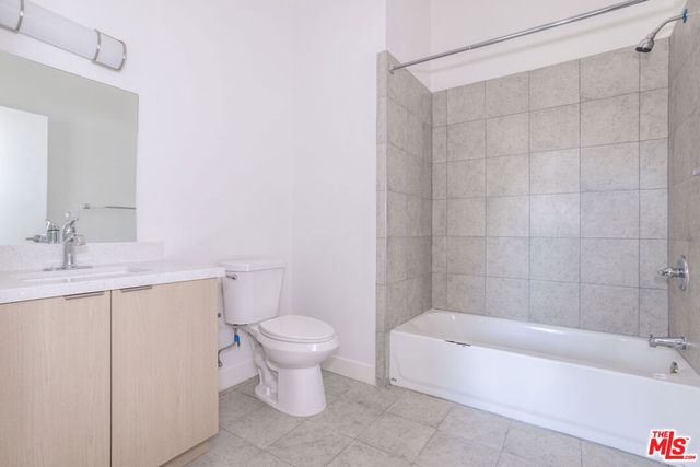 7410 Avalon Boulevard, Los Angeles, CA 90003