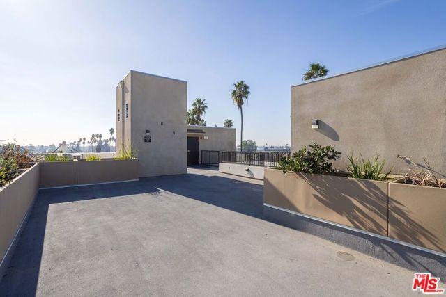 7410 Avalon Boulevard, Los Angeles, CA 90003