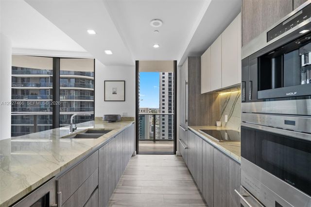 801 S Miami Ave 2901, Miami, FL 33130