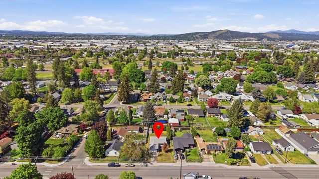 3811 E Hartson Ave, Spokane, WA 99202