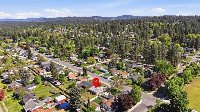 3811 E Hartson Ave, Spokane, WA 99202