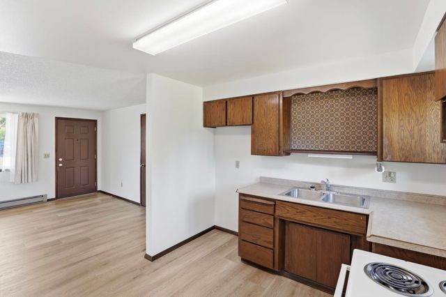3811 E Hartson Ave, Spokane, WA 99202