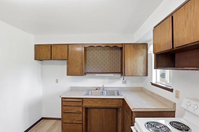 3811 E Hartson Ave, Spokane, WA 99202