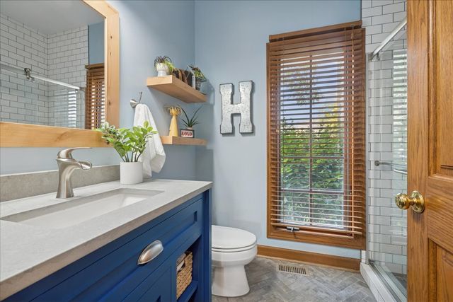 15 Mulberry Drive, Hawthorn Woods, IL 60047