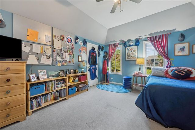 15 Mulberry Drive, Hawthorn Woods, IL 60047