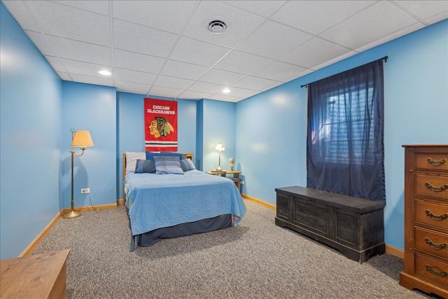 15 Mulberry Drive, Hawthorn Woods, IL 60047