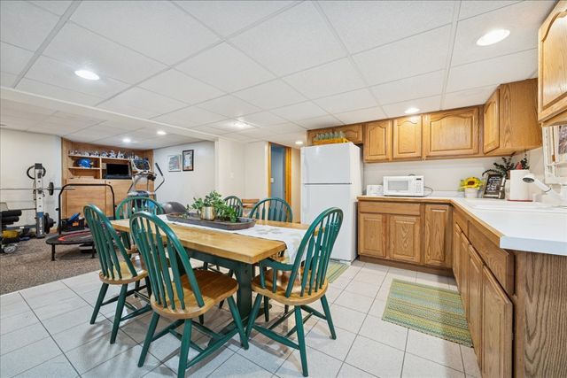 15 Mulberry Drive, Hawthorn Woods, IL 60047