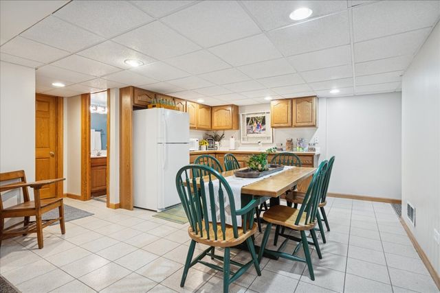 15 Mulberry Drive, Hawthorn Woods, IL 60047