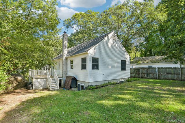 417 Echo Avenue, Sound Beach, NY 11789
