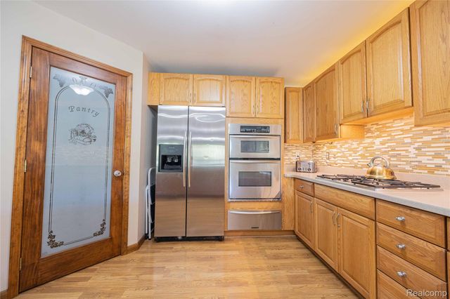 21855 Huron River Drive, Huron Charter Township, MI 48164