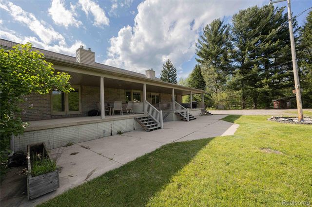 21855 Huron River Drive, Huron Charter Township, MI 48164