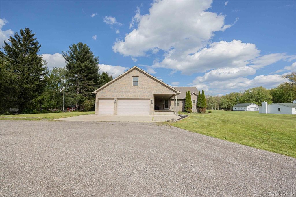 21855 Huron River Drive, Huron Charter Township, MI 48164