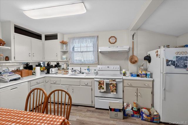 175 Main Avenue, Mastic, NY 11950