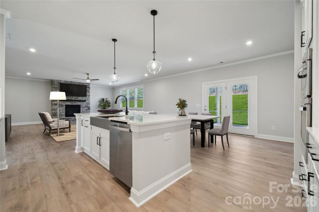 343 Alameda Way, Matthews, NC 28104