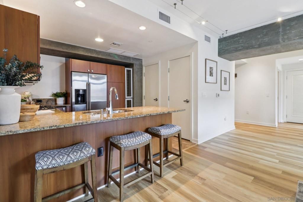 Image 16 of property listing at 800 The Mark Lane 607, San Diego, CA 92101