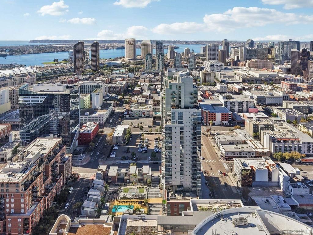 Image 51 of property listing at 800 The Mark Lane 607, San Diego, CA 92101