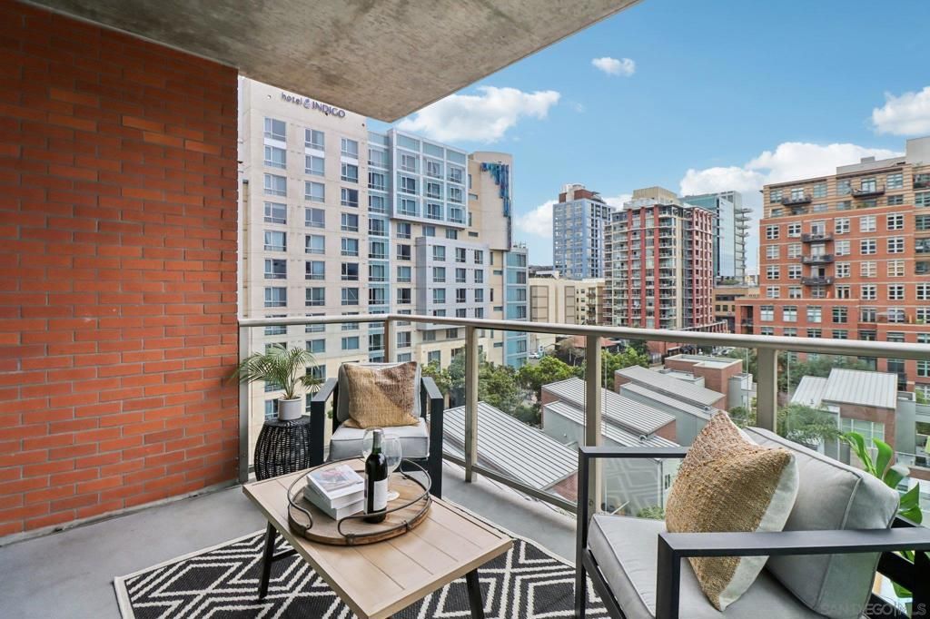 Image 7 of property listing at 800 The Mark Lane 607, San Diego, CA 92101