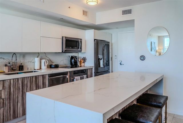 90 SW 3rd Street 3703, Miami, FL 33130
