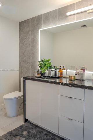 90 SW 3rd Street 3703, Miami, FL 33130